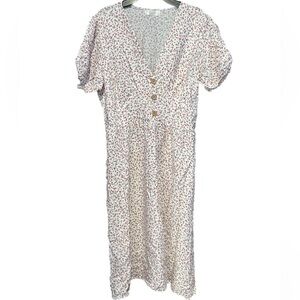 Flower dress with wooden buttons